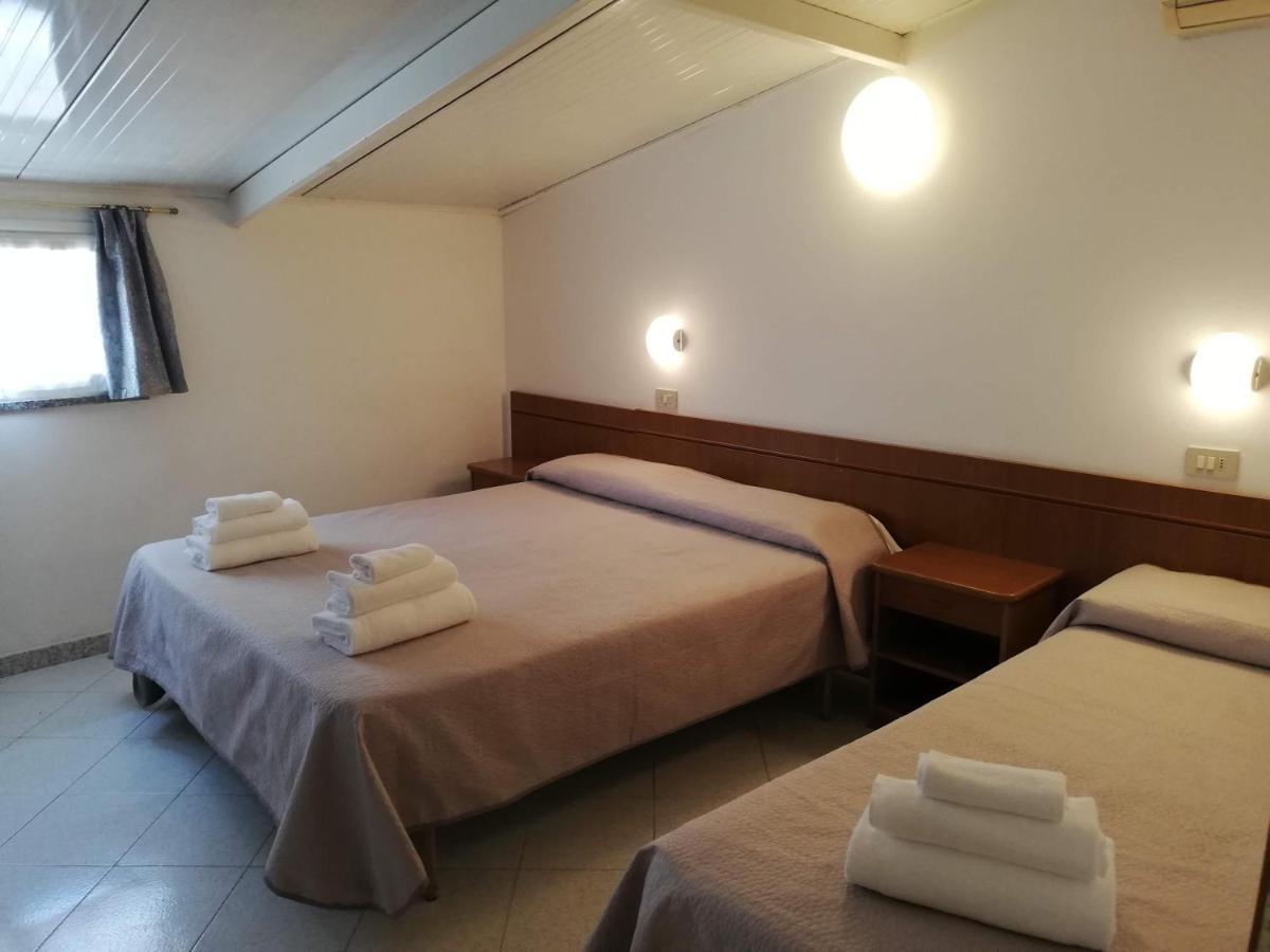 Economy Triple Room,1415584554:JPEG